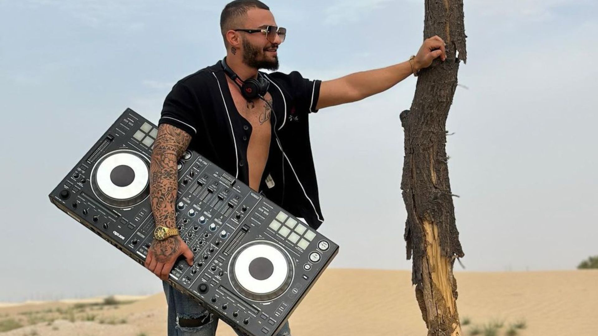 DJs